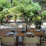 Aegean & Garden In פליראקי