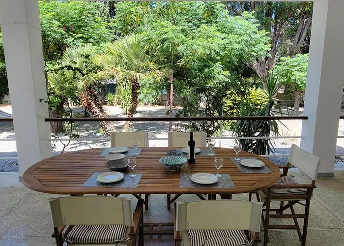 Aegean & Garden In 法里拉基